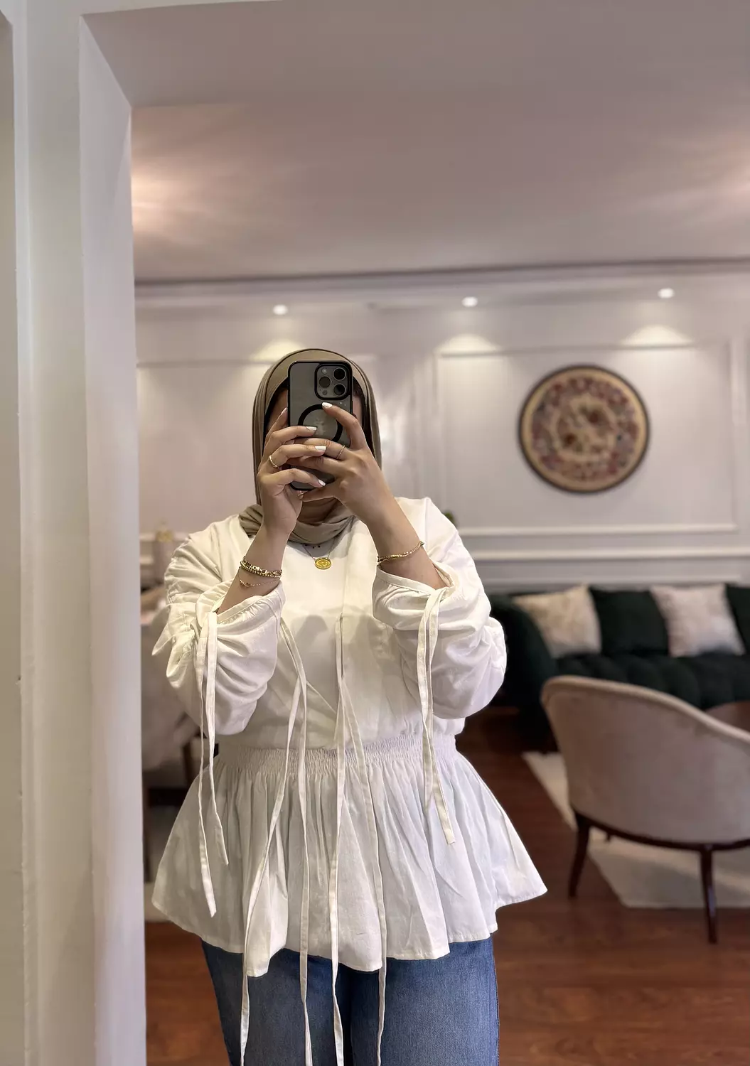 Linen Charm Blouse in White  image