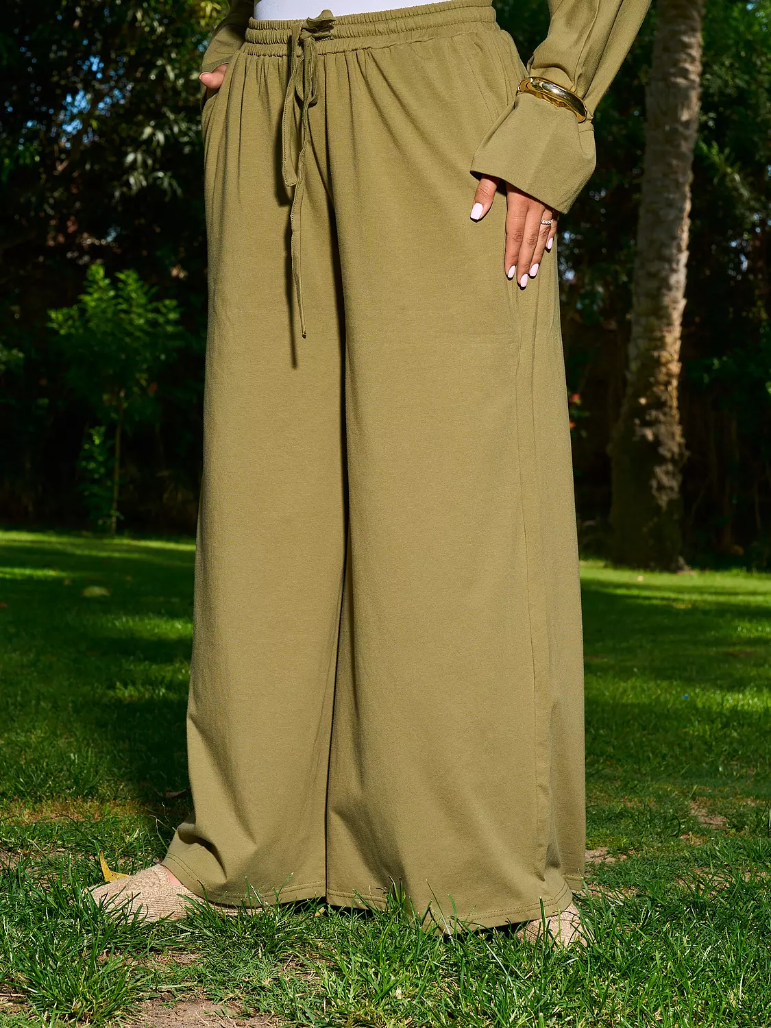 Worood Comfy Set with Pin - Olive 8