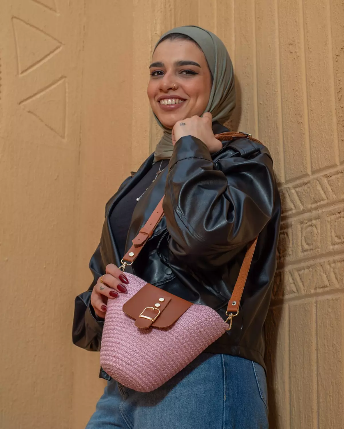 Cross&Hand (pink-camel) image