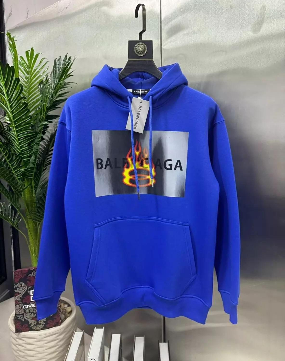 سوي تيشرت بلنسياجا برينت