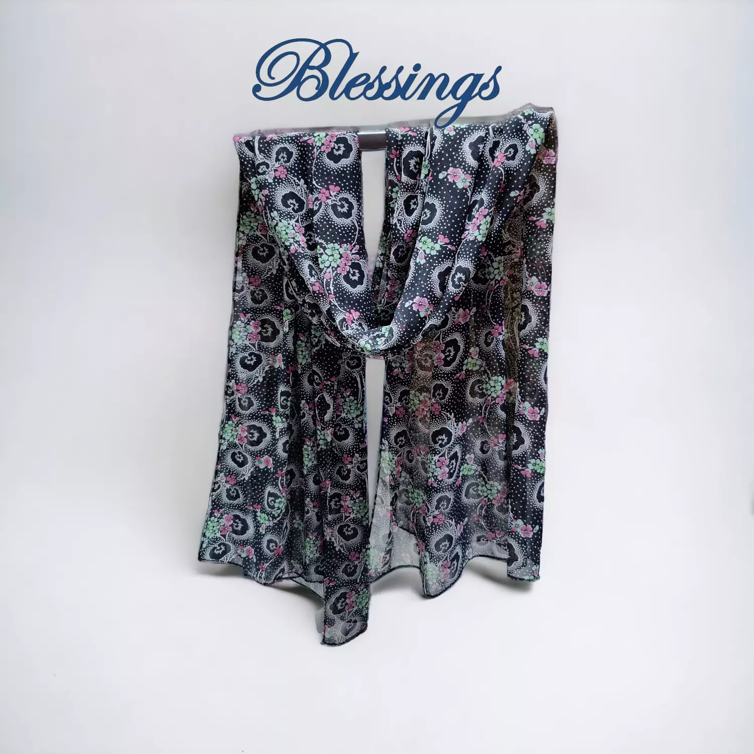 Scarf-Cover-Black Charm image