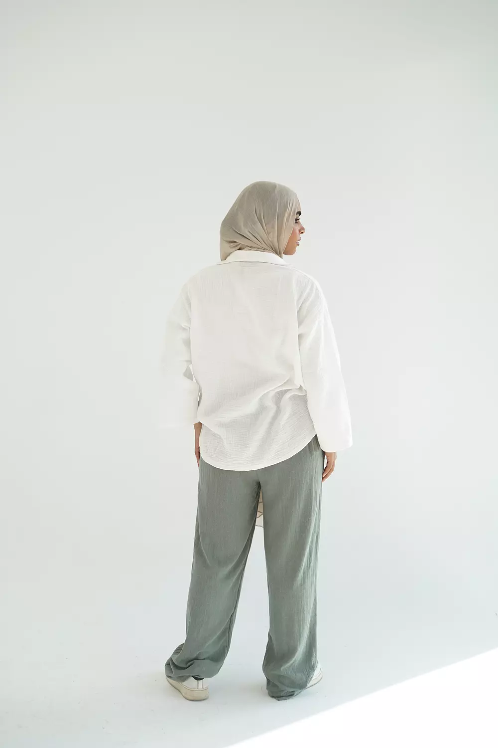 White open cotton blouse with front tie 3