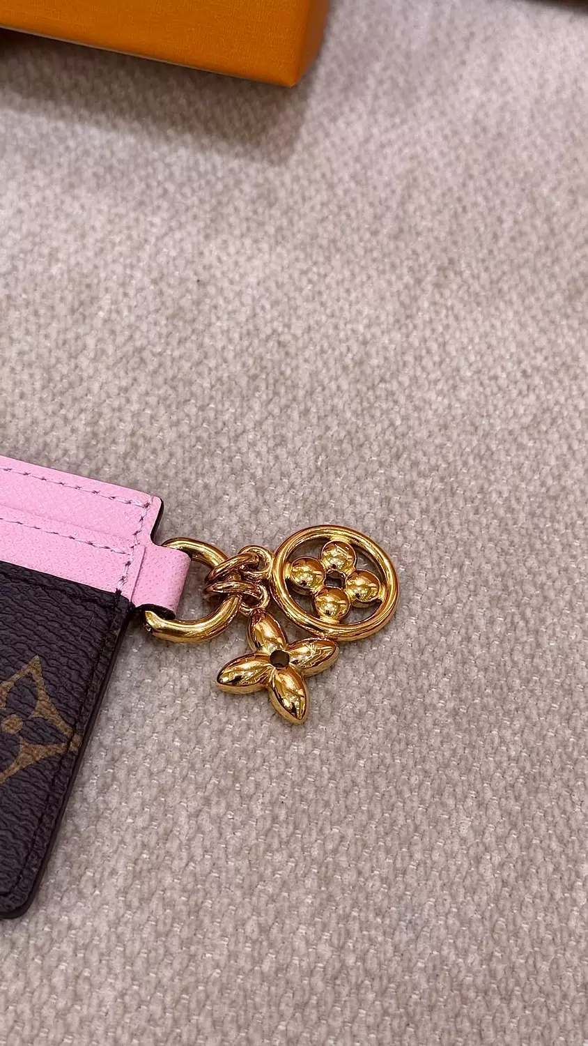 Lv card holder 4