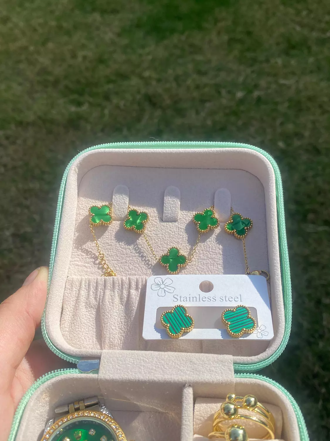 Green box 2