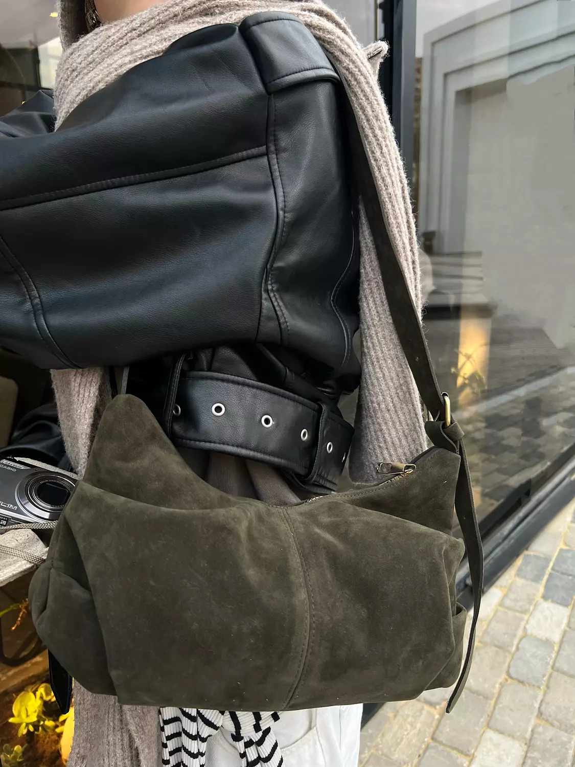 Evelina handbag - olive  image