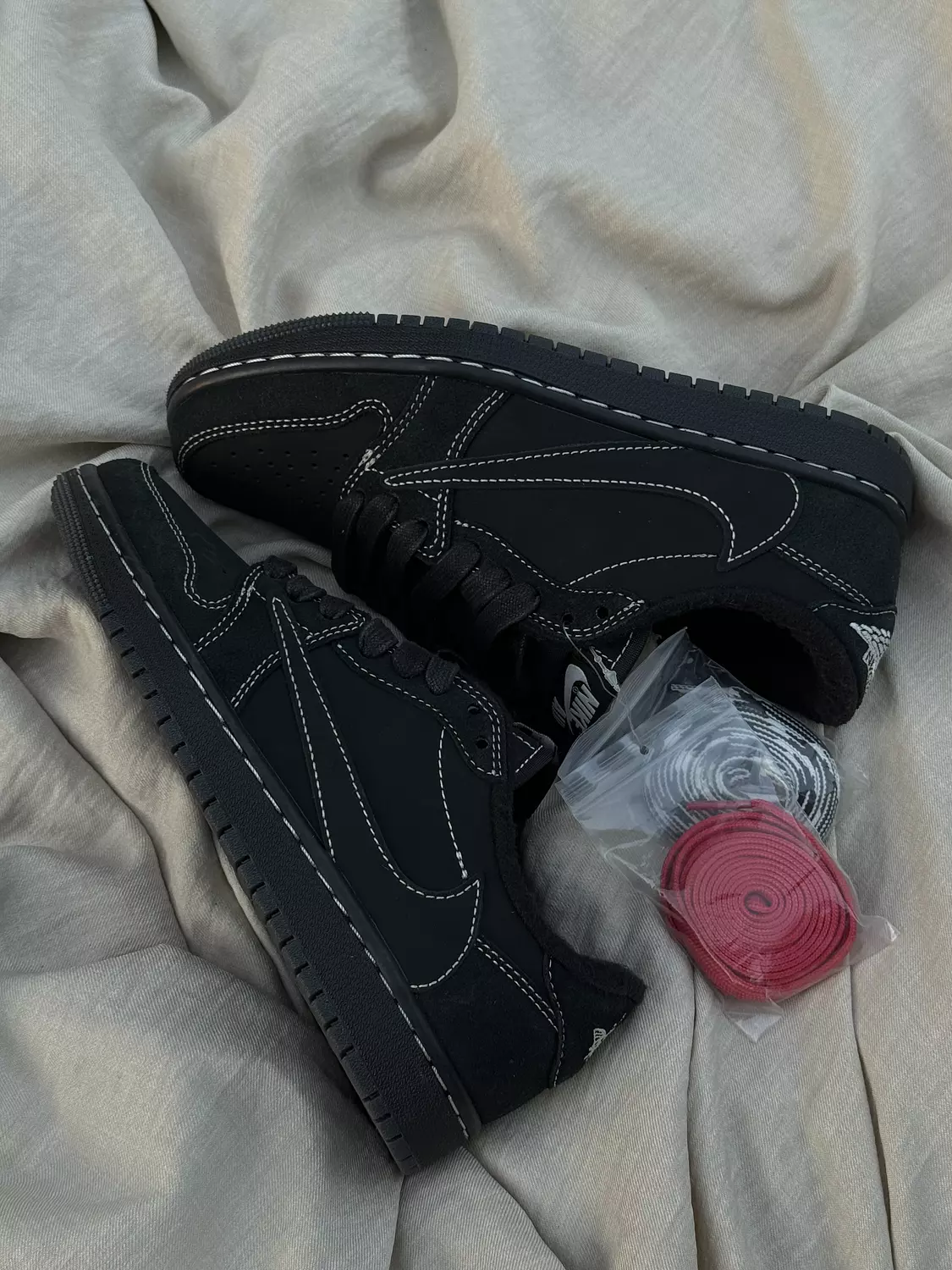Air Jordan 1 Low OG Travis scott pahantom black  image