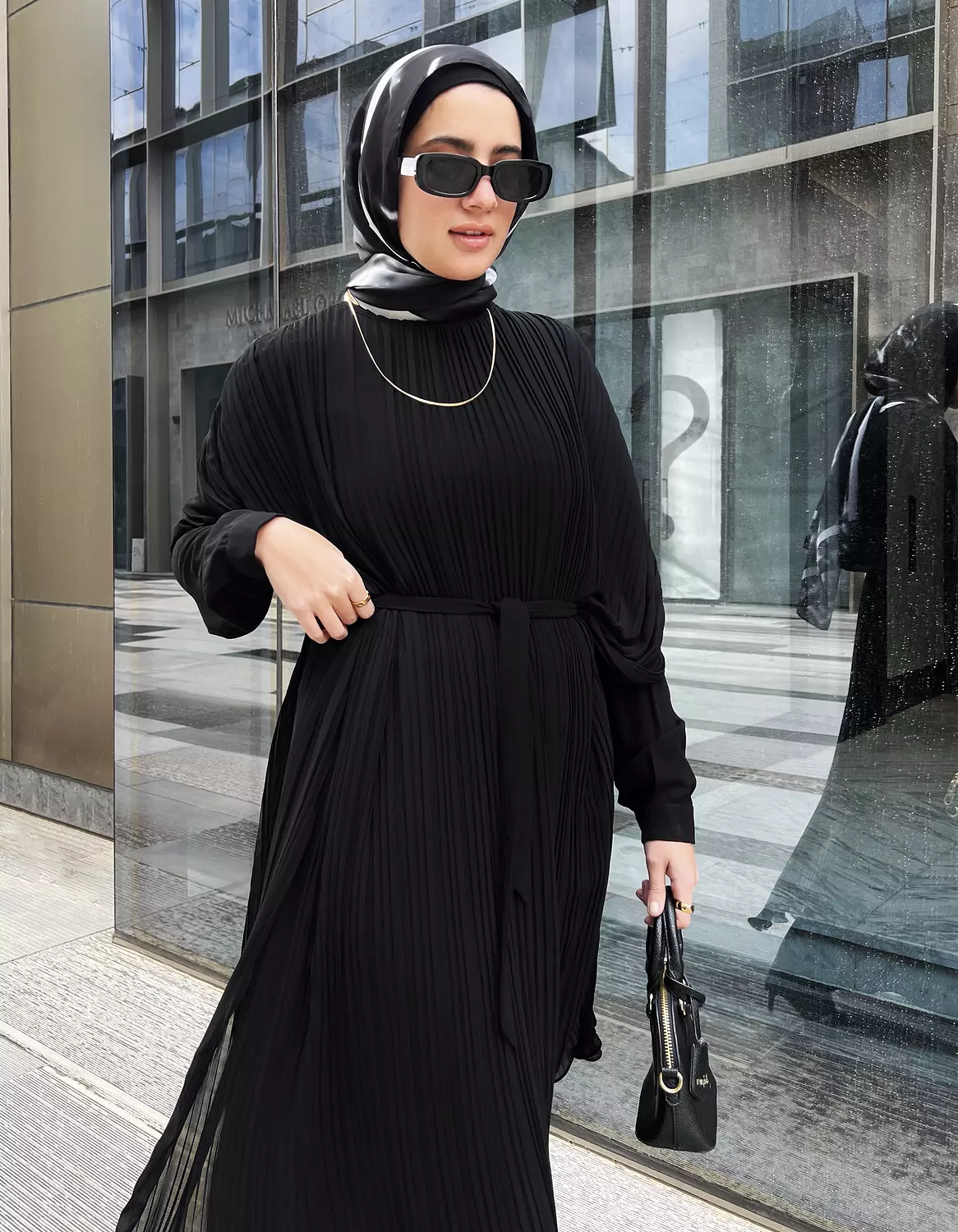 Night Blooming Abaya in Black image