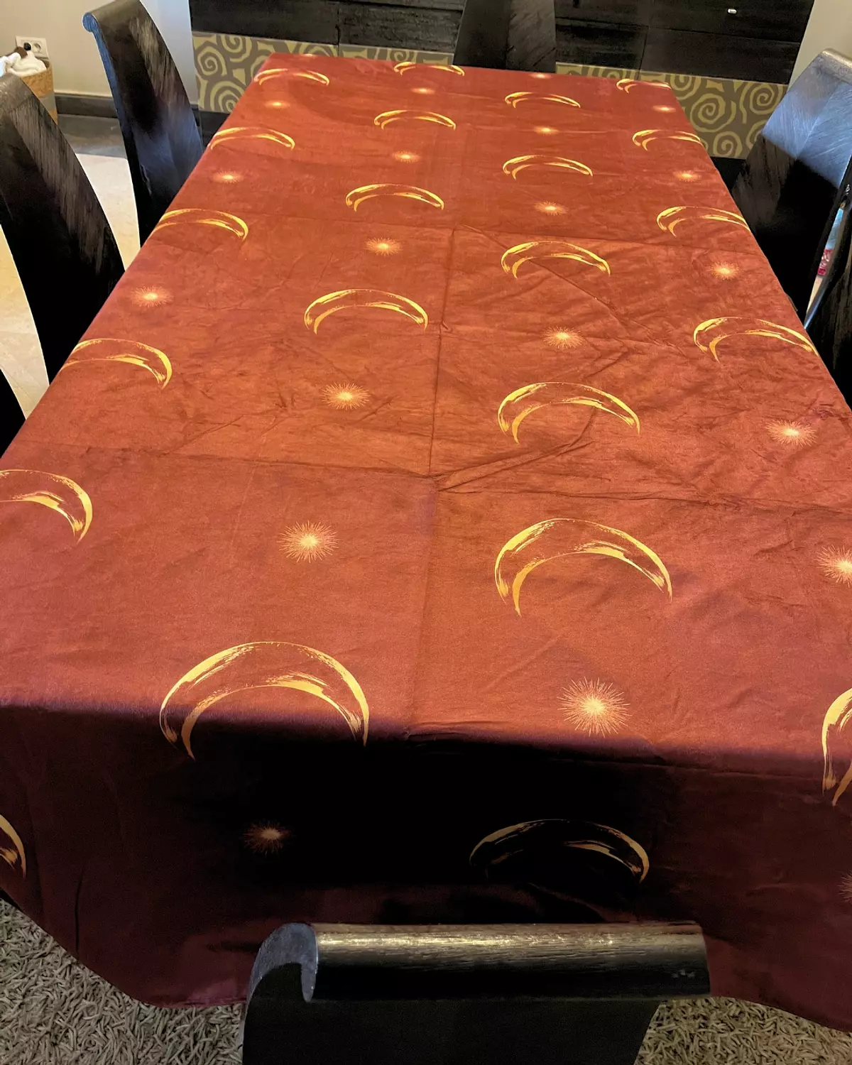 The Red Crescent Tablecover 1