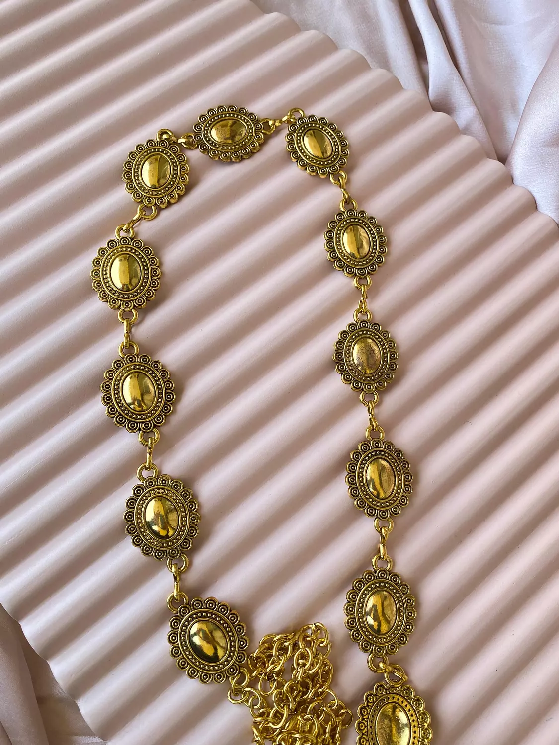 Gold belt image