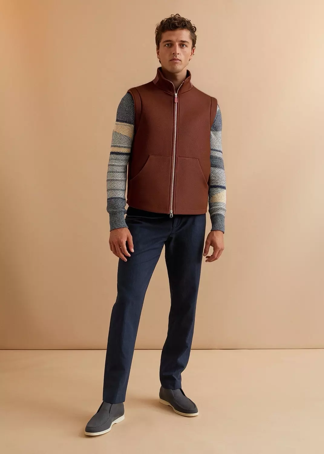 <h2 style="text-align: start">LOROPIANA</h2>