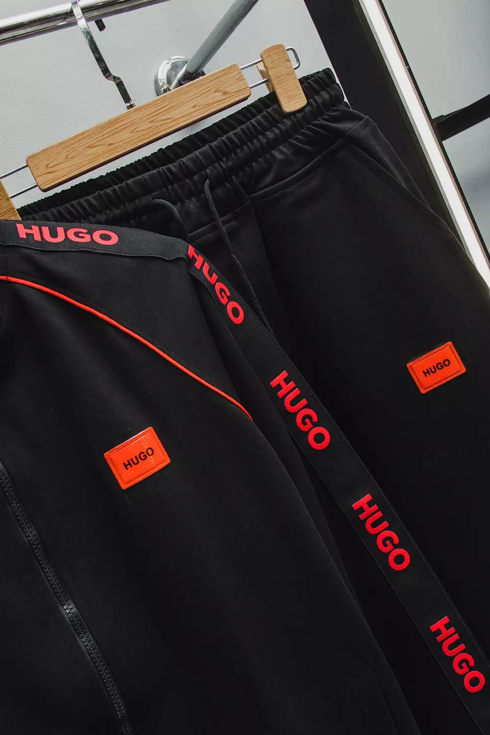 HUGO BOSS SUIT / 1509 hover image