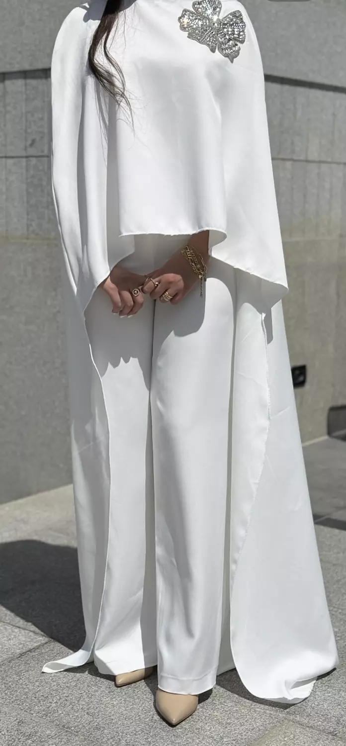 CAPE SUIT 8
