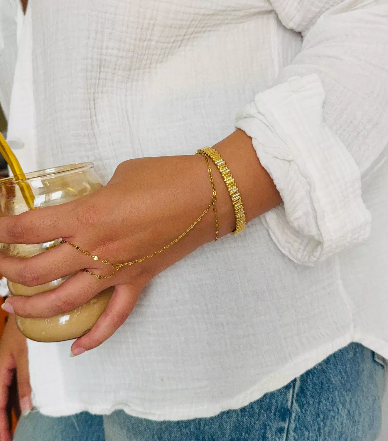 <p style="text-align: center"><span style="color: rgb(70, 71, 62)">Lowee Handchain</span></p>