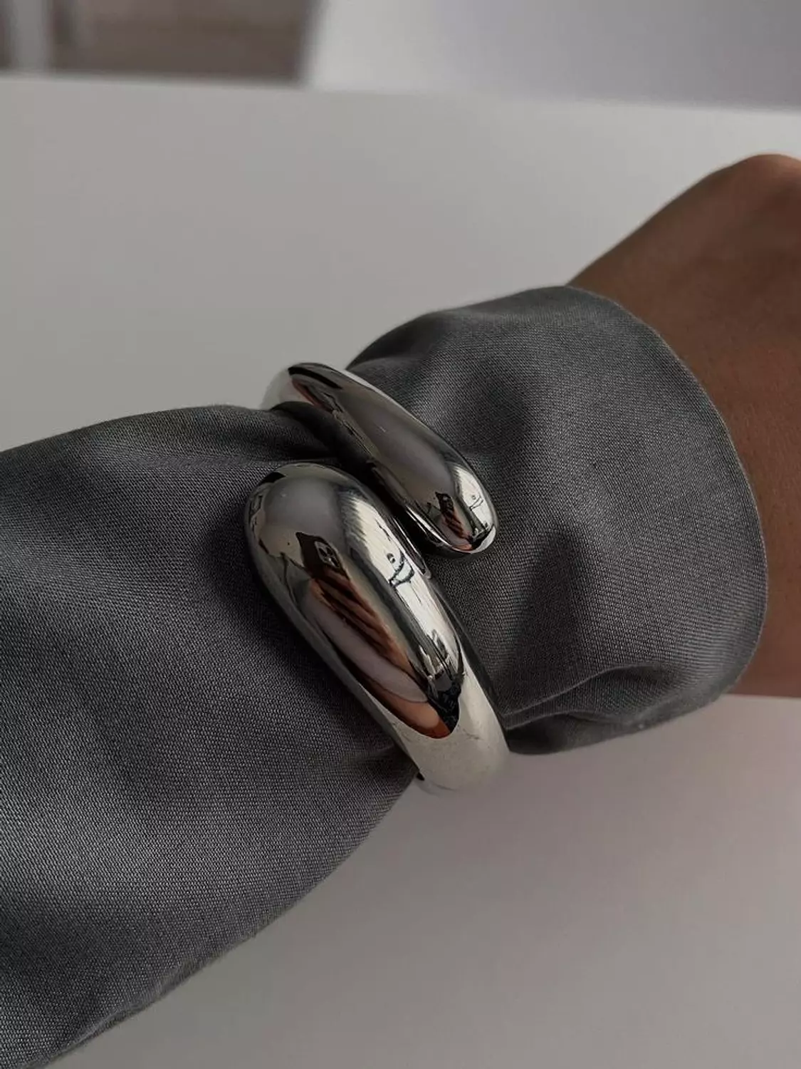 Chunky bangle silver B102 image