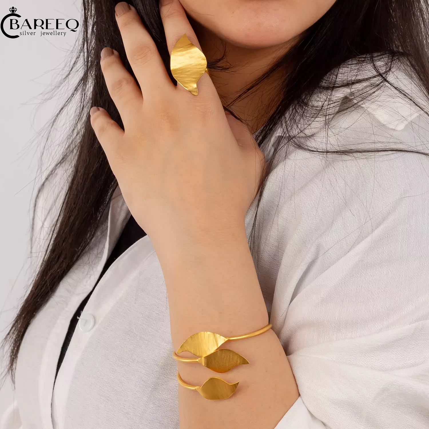 A leaf bracelet hover image