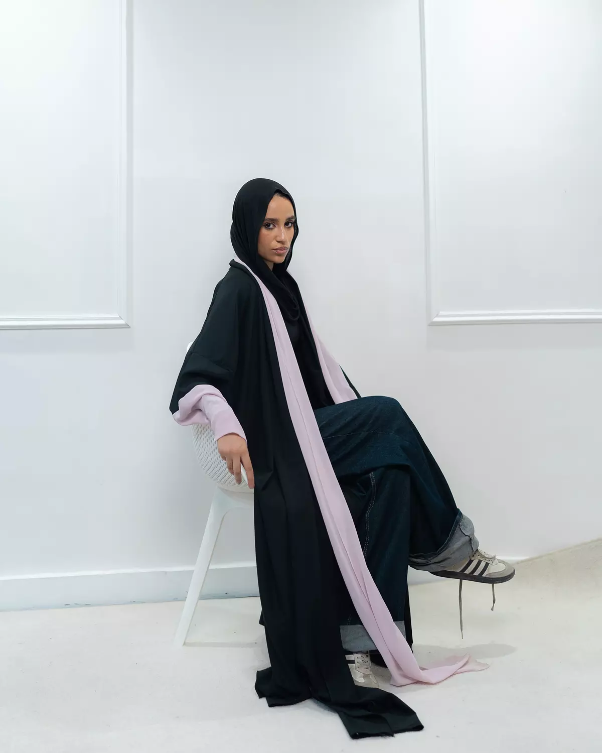 <p style="text-align: center">ABAYAS</p>
