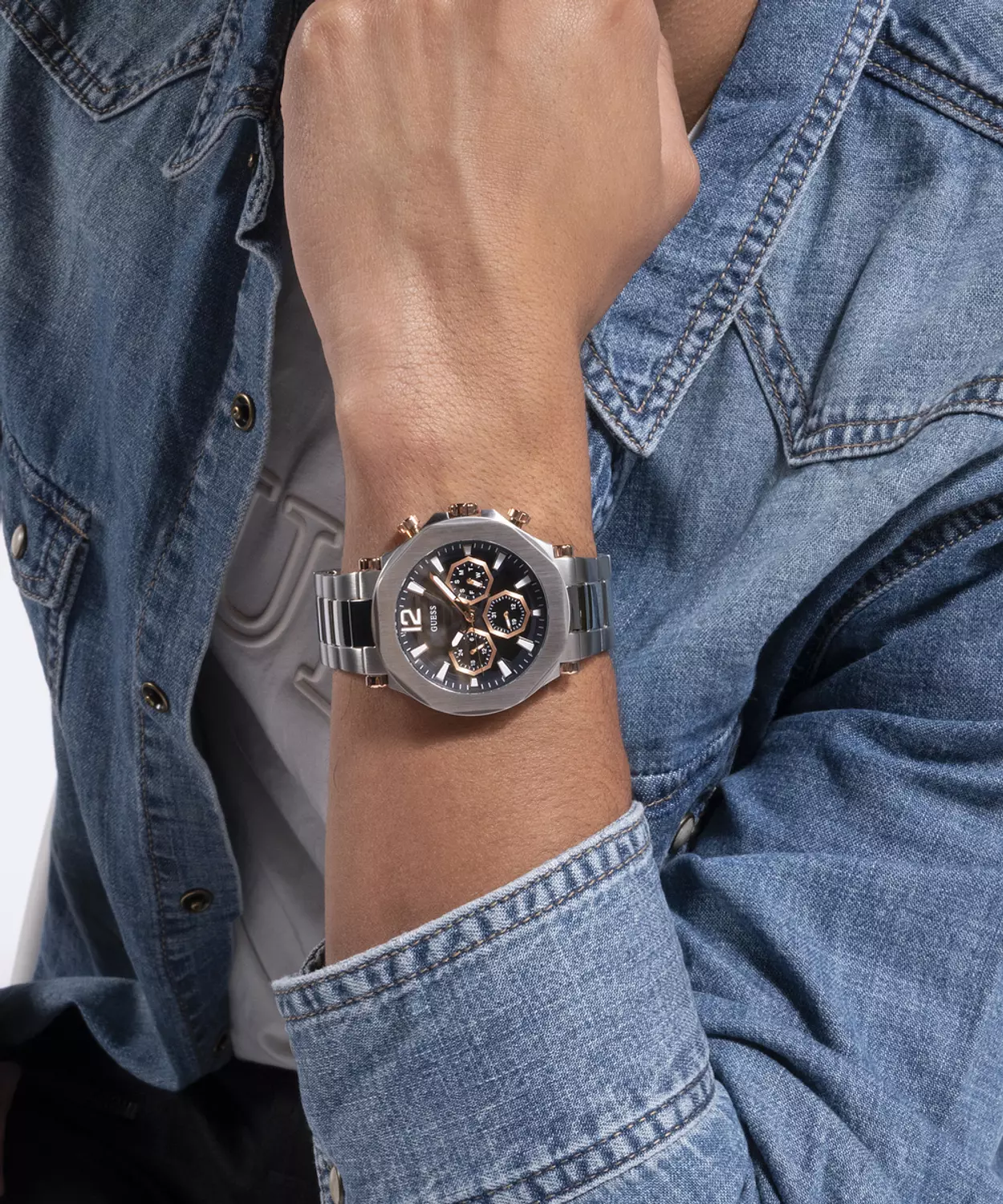 GUESS GW0539G1 ANALOG WATCH For Men Round Shape Silver Stainless Steel Brushed/Polished Bracelet 7