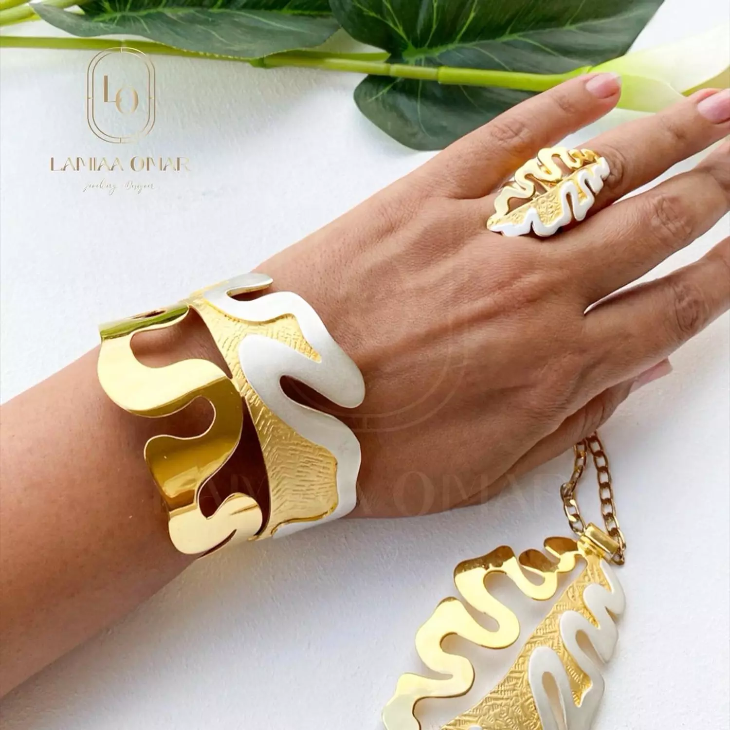 Two-layer copper bracelet, plated with matte and shiny gold and silver - free size - mulberry leaf image