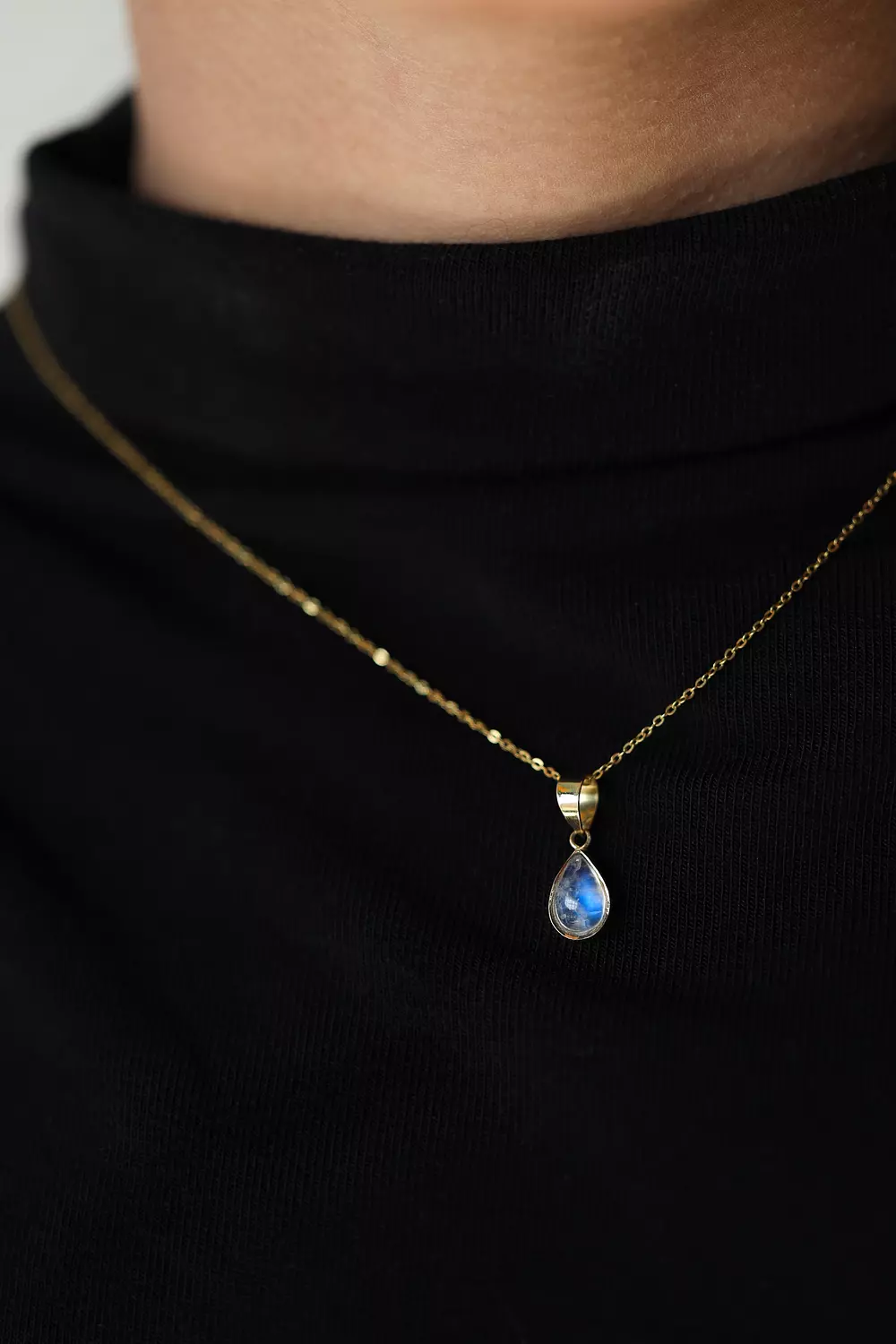 Moonstone gold necklace image