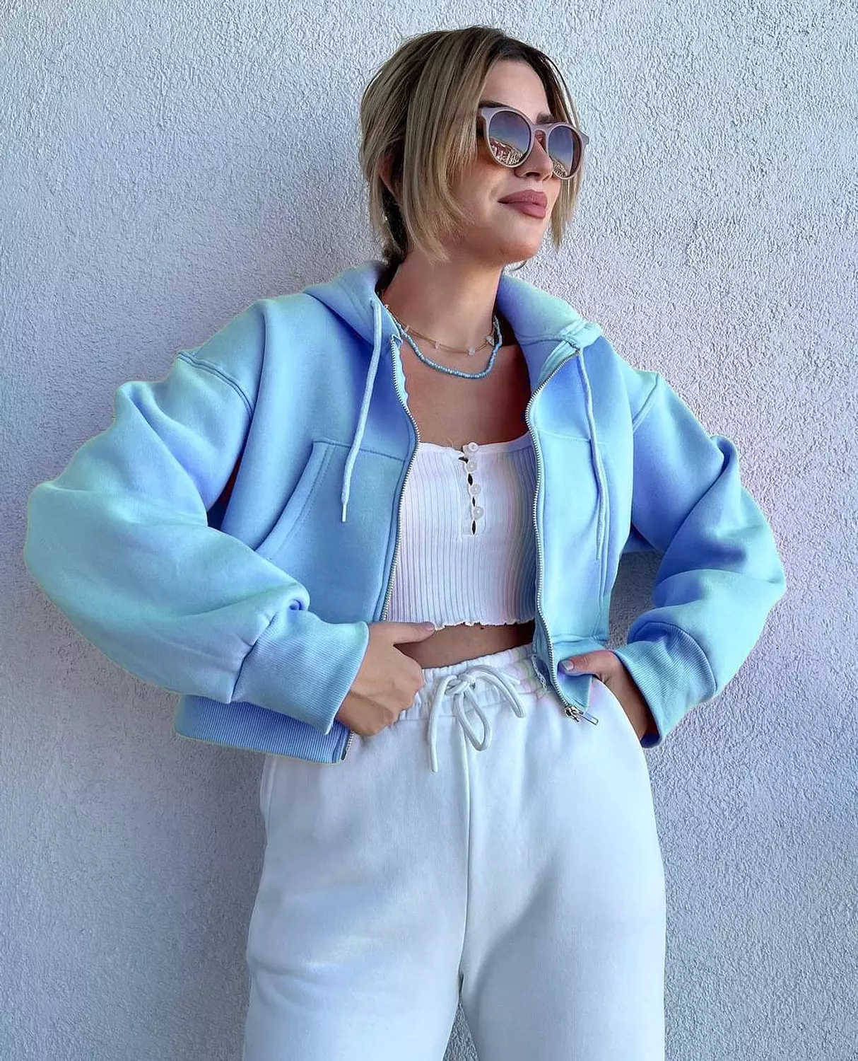 Cropped hoodie  image