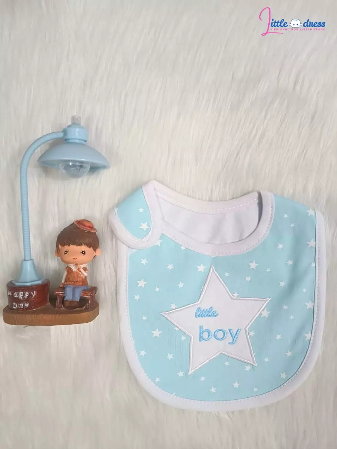 Baby boy`s bib image