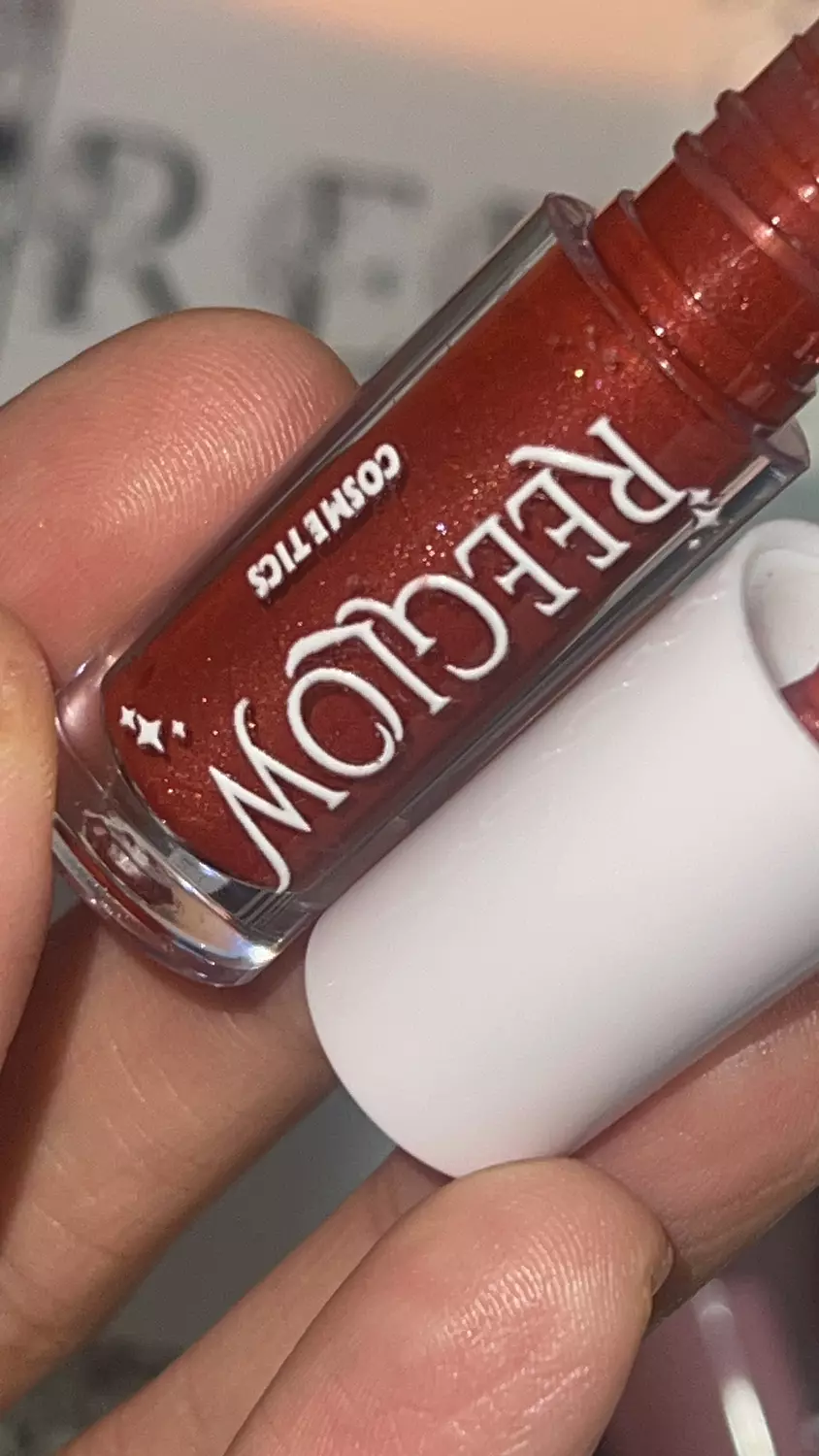 Burgundy lip gloss 2