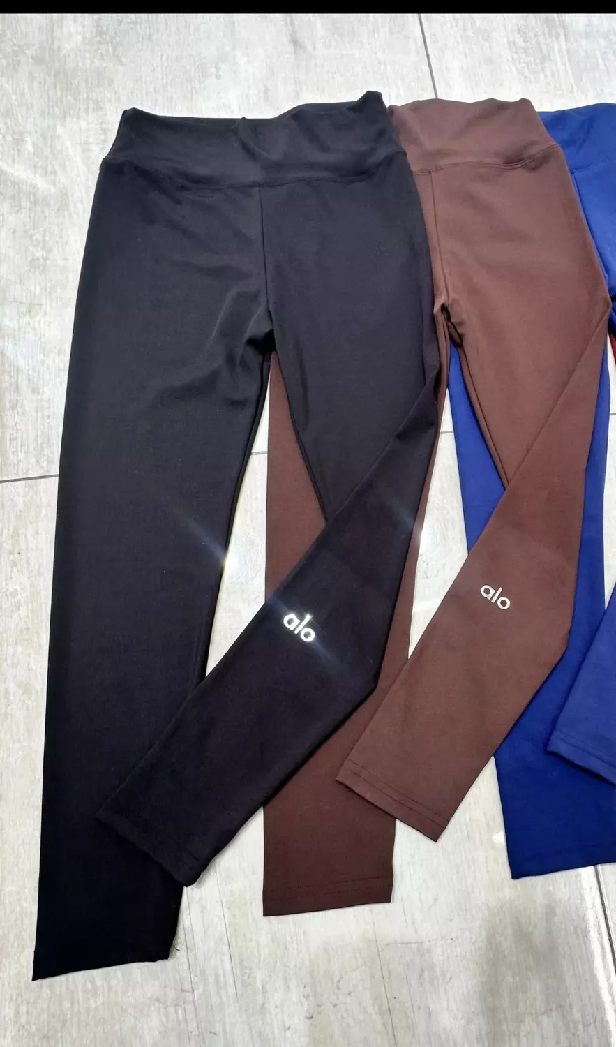 Alo Leggings  hover image