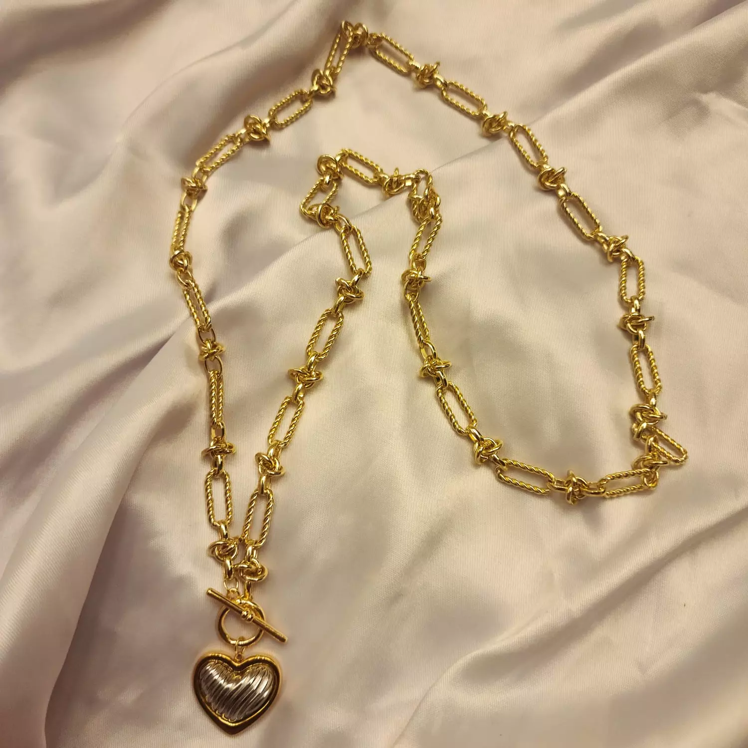 Velvet chain image