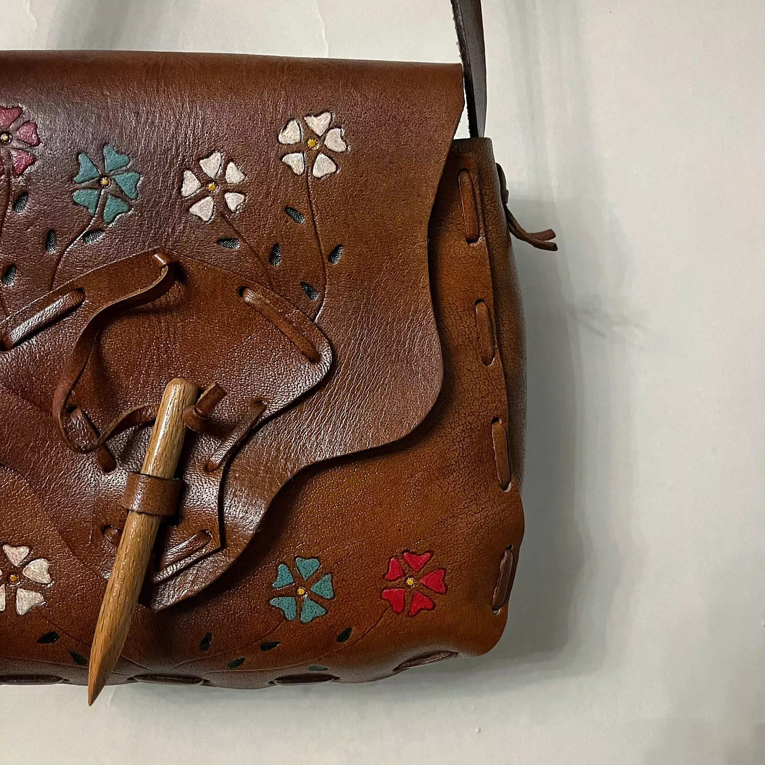 Hand painted flowers leather bag with wooden toggle clasp 3