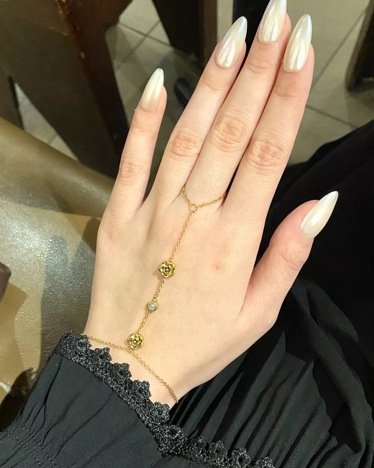 2 flowers with one crystal stainless hand hand chain ✨ image