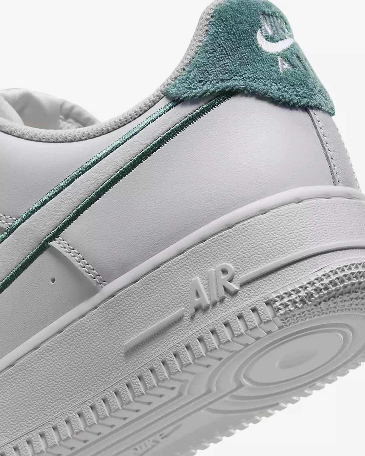 Nike Air Force 1 '07 LV8 Men's Shoes 2