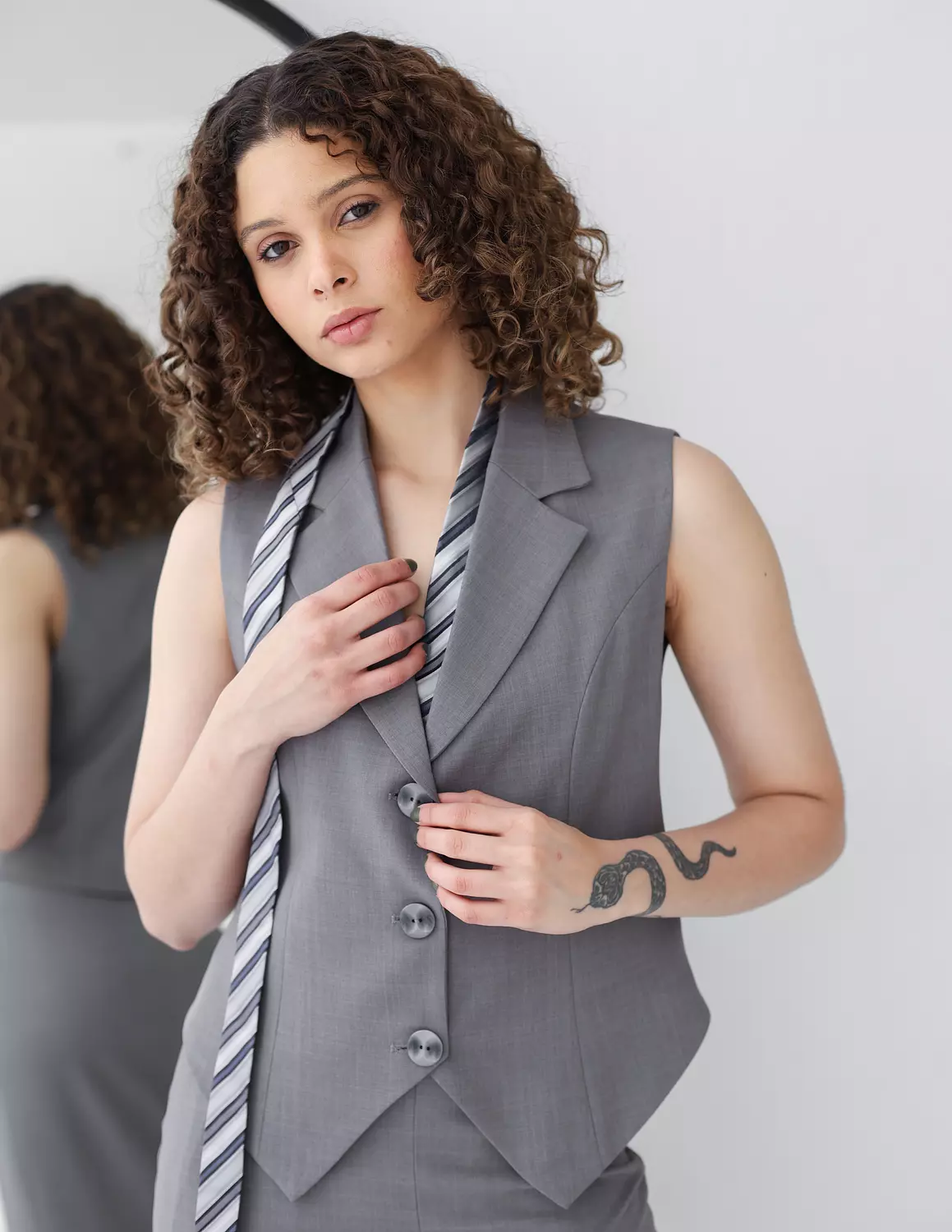 Gray Breeze cropped vest  3