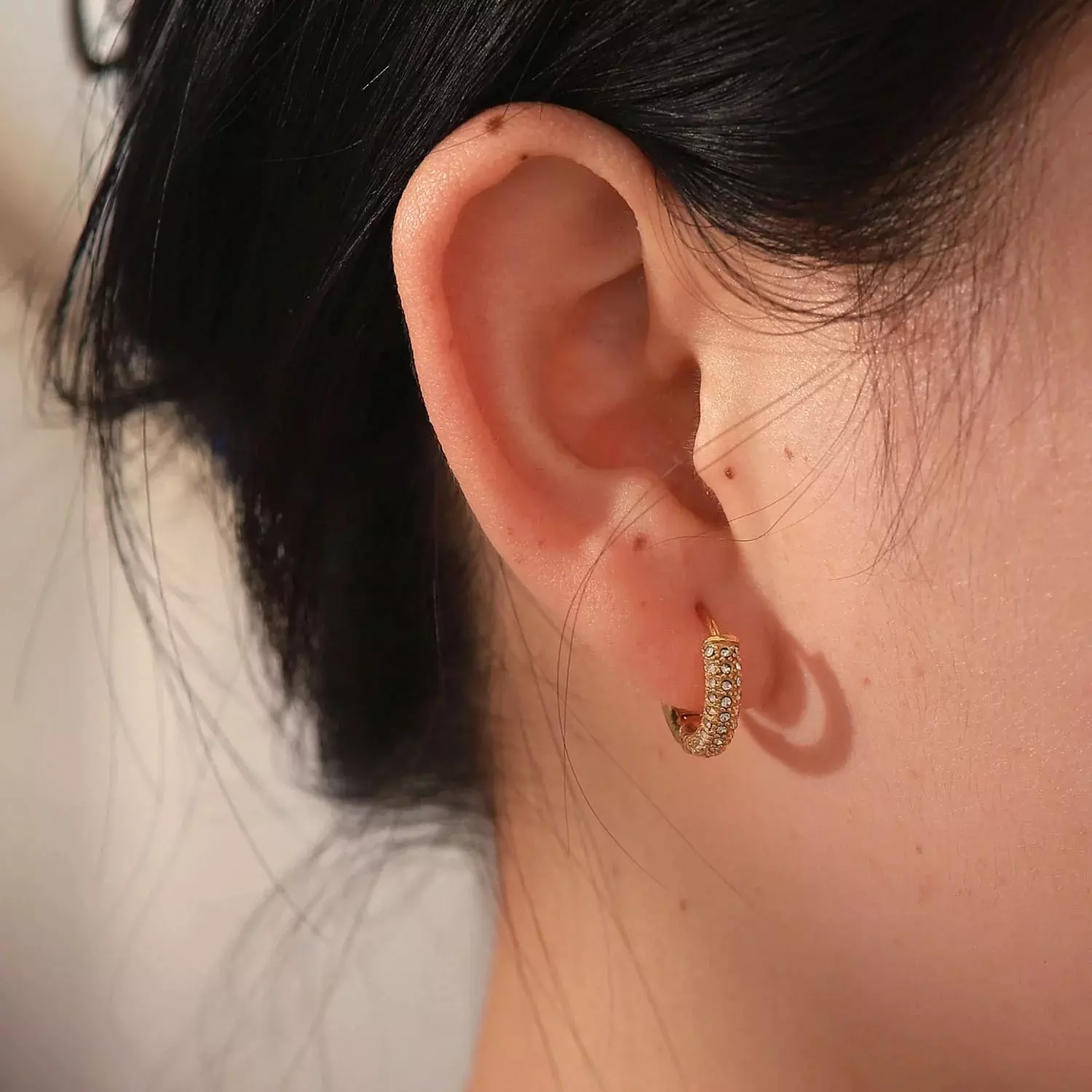 Small diamonds hoop earrings image