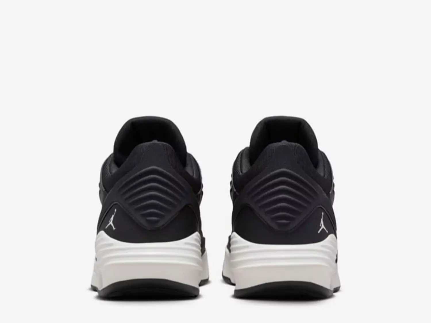 Jordan Max Aura 5 5