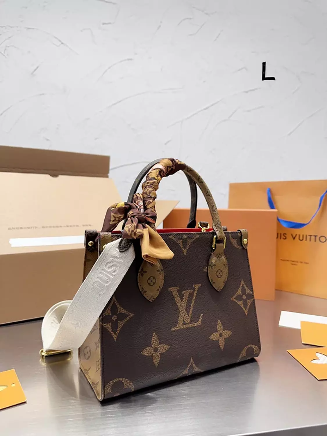 Lv on the go  1