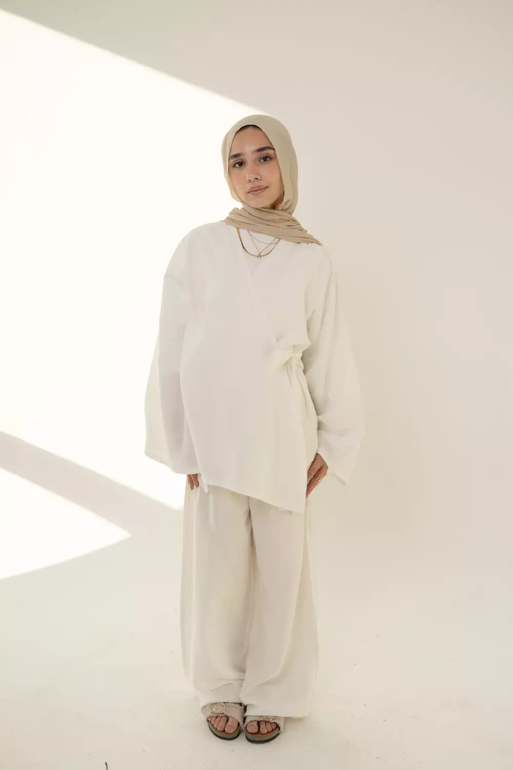 Layal wrap Set In White hover image