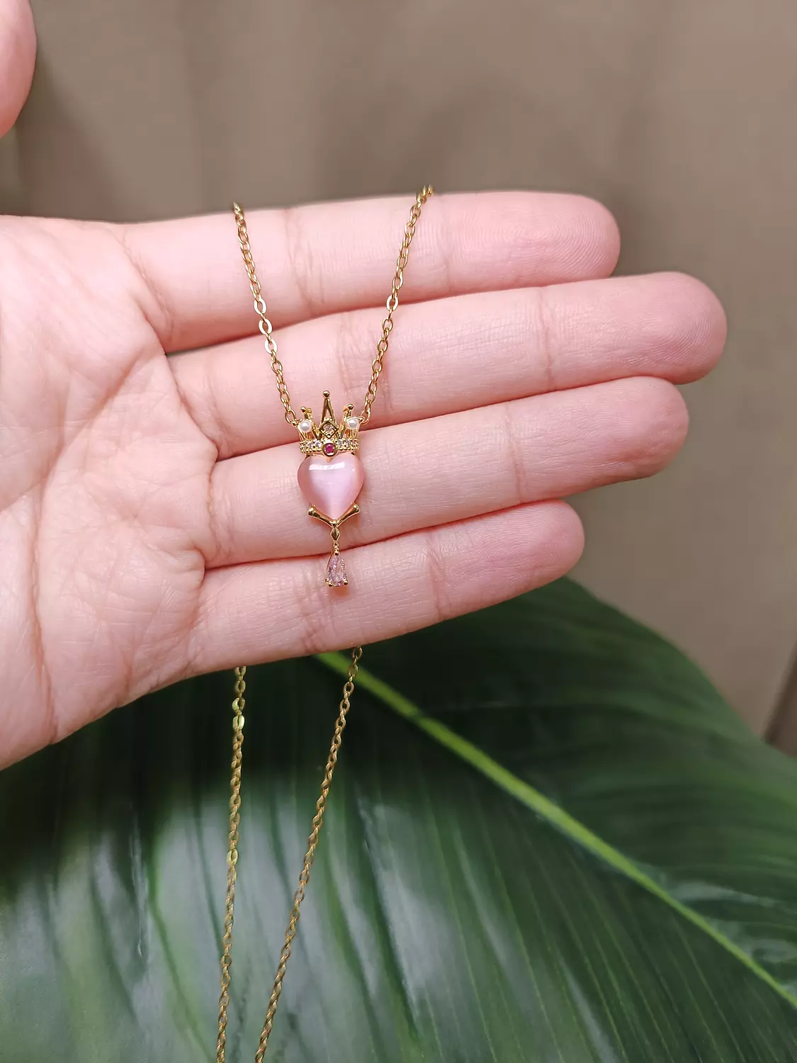 Pinky crown necklace  image