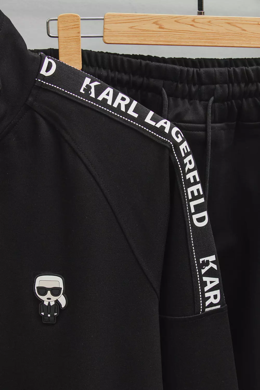 KARL LAGERFELD SUIT / 1507 4