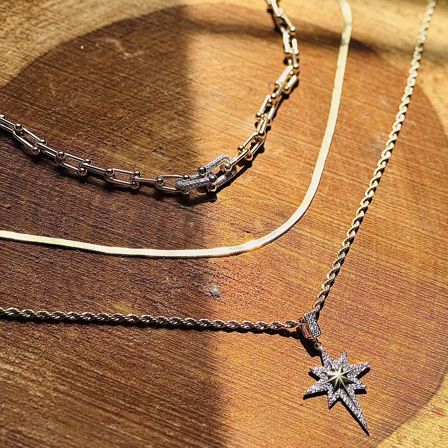 U-Shape zircon gold necklace  3