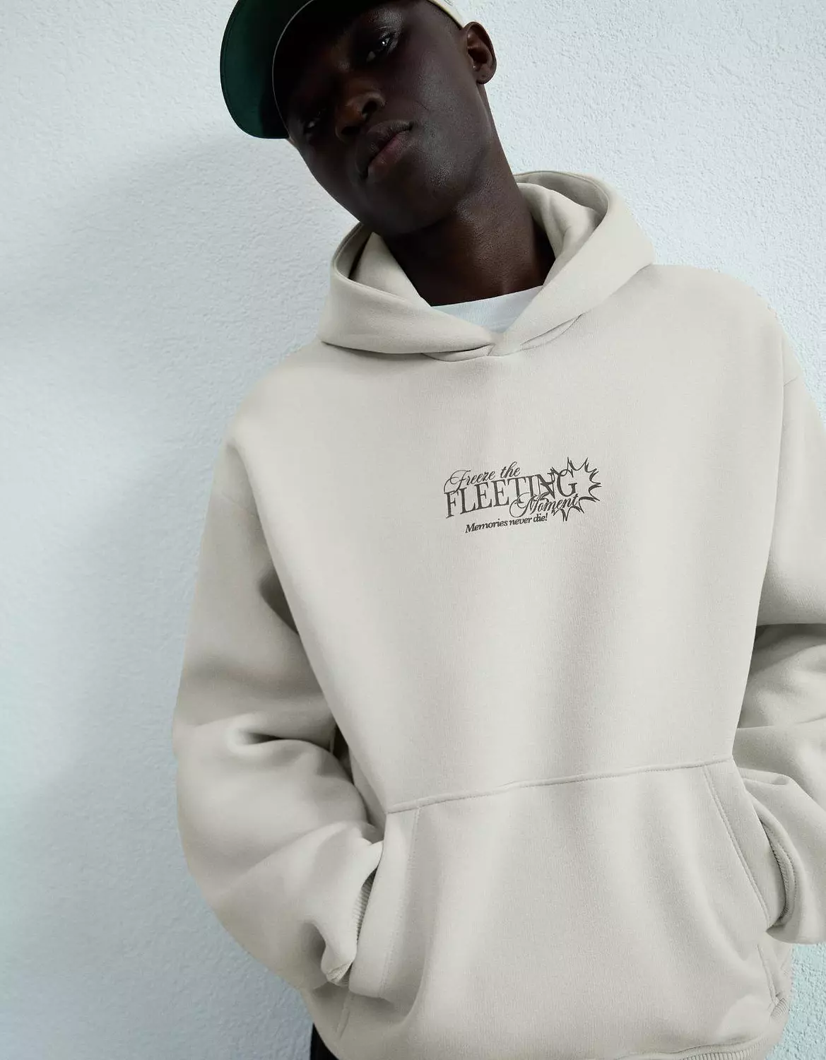 FEELING BERSHKA HOODIE 2