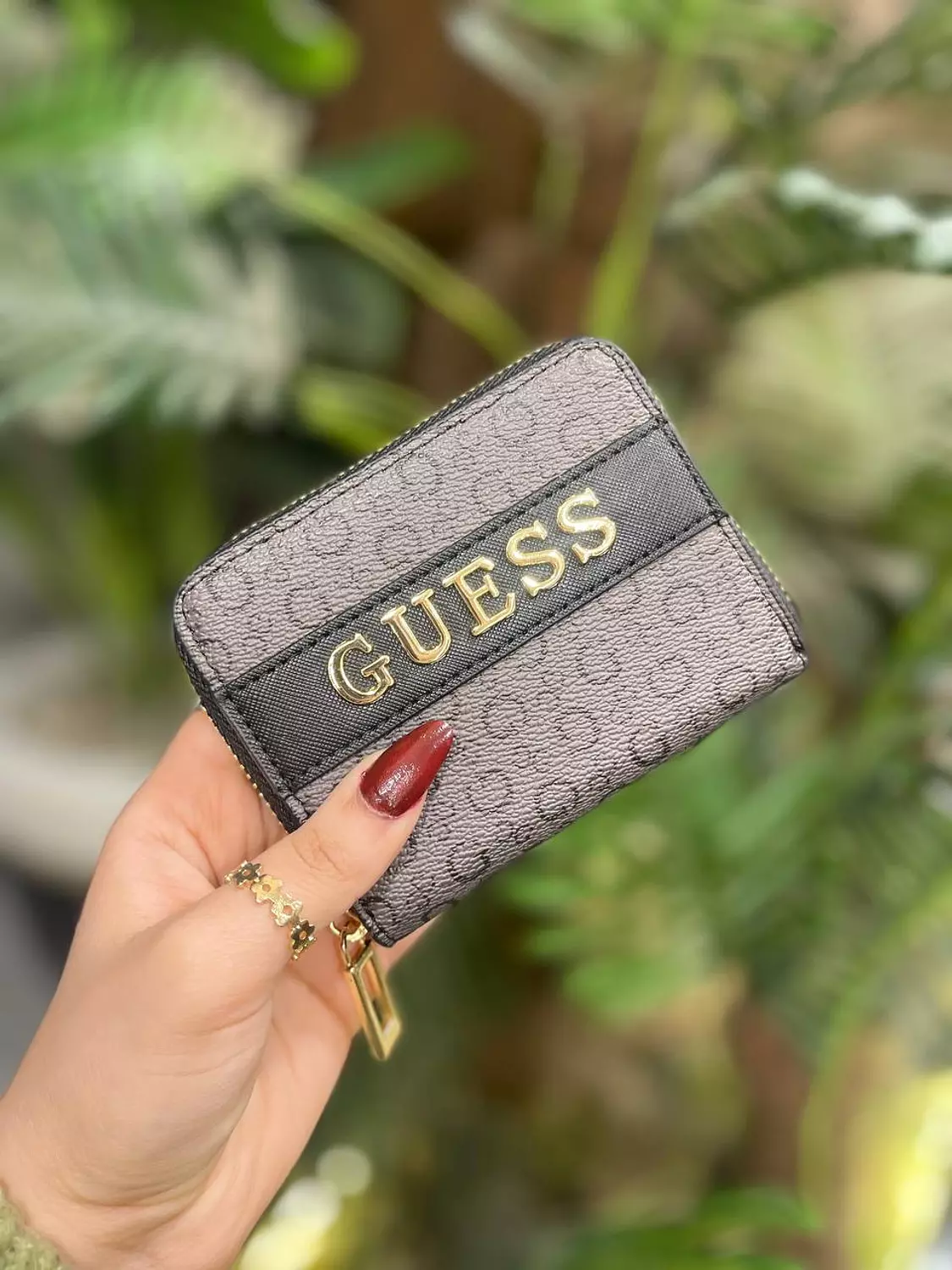 Guess wallets 3