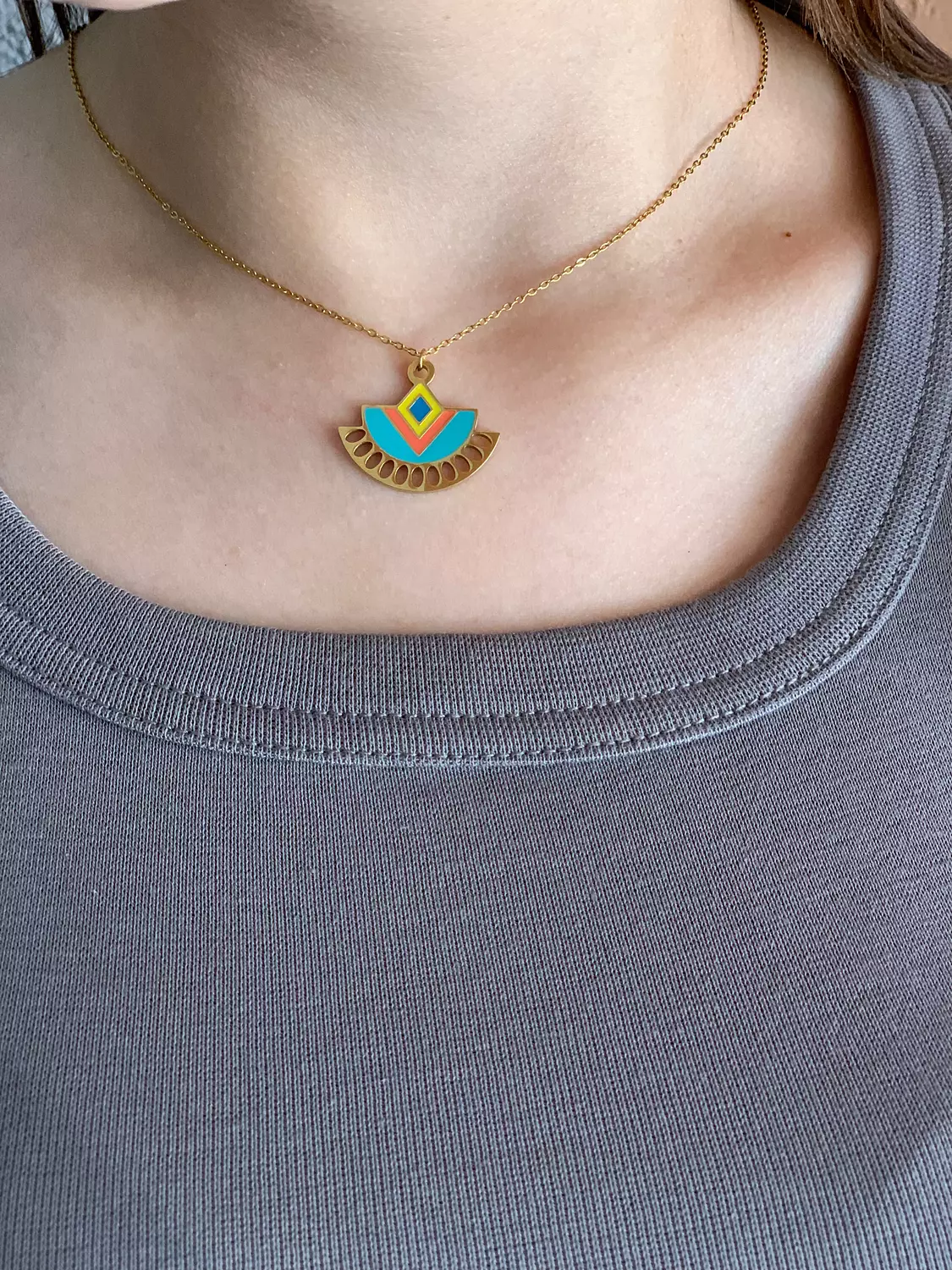 Queen necklace  image