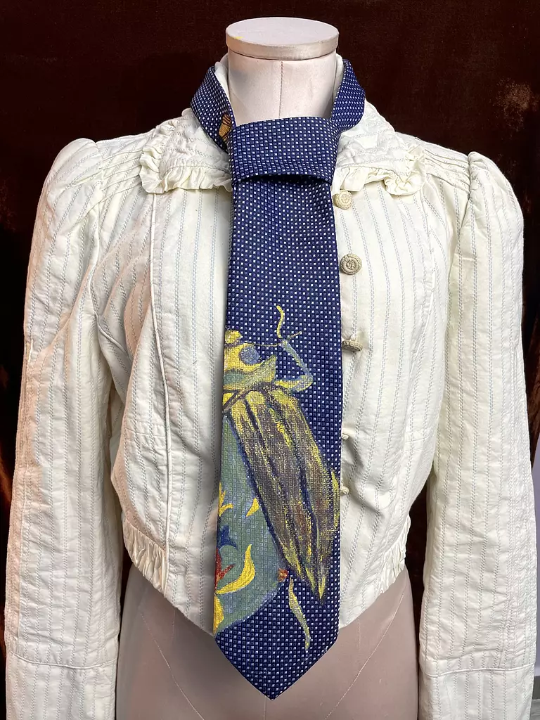 “Golden Bug” cravat 