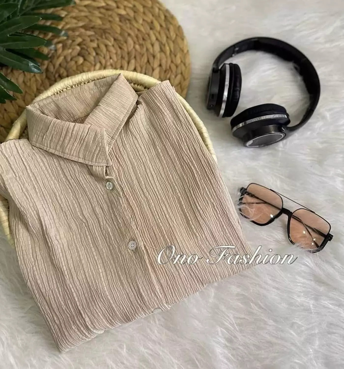 The trendy shirt  image