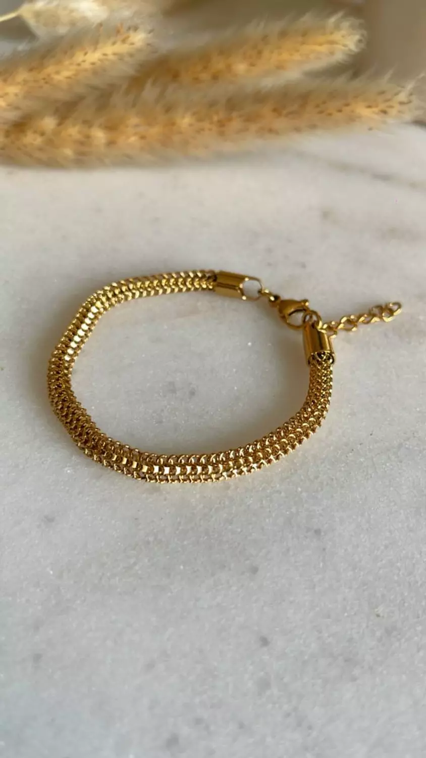 Gold bracelet image