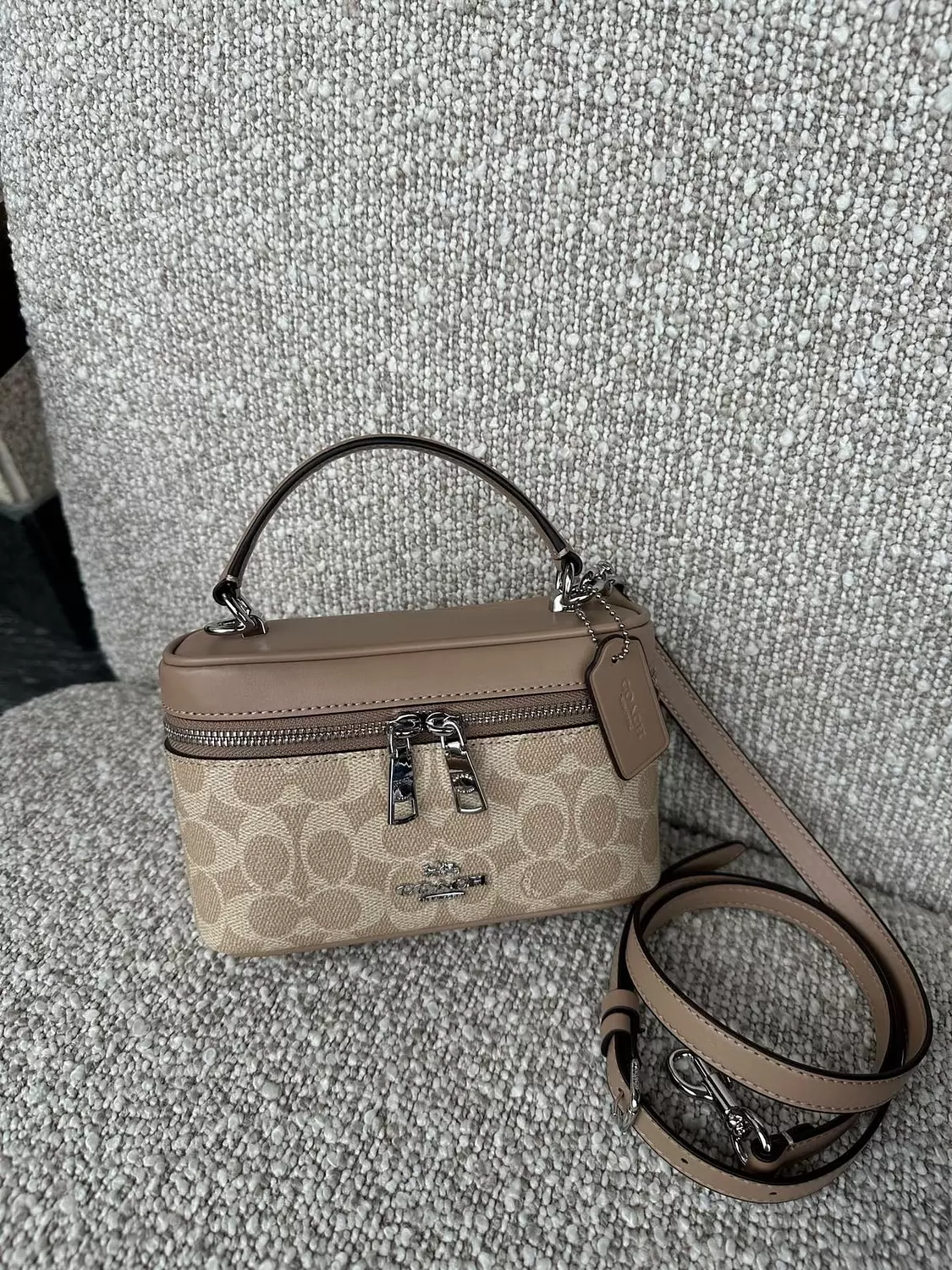 Coach box bag 4