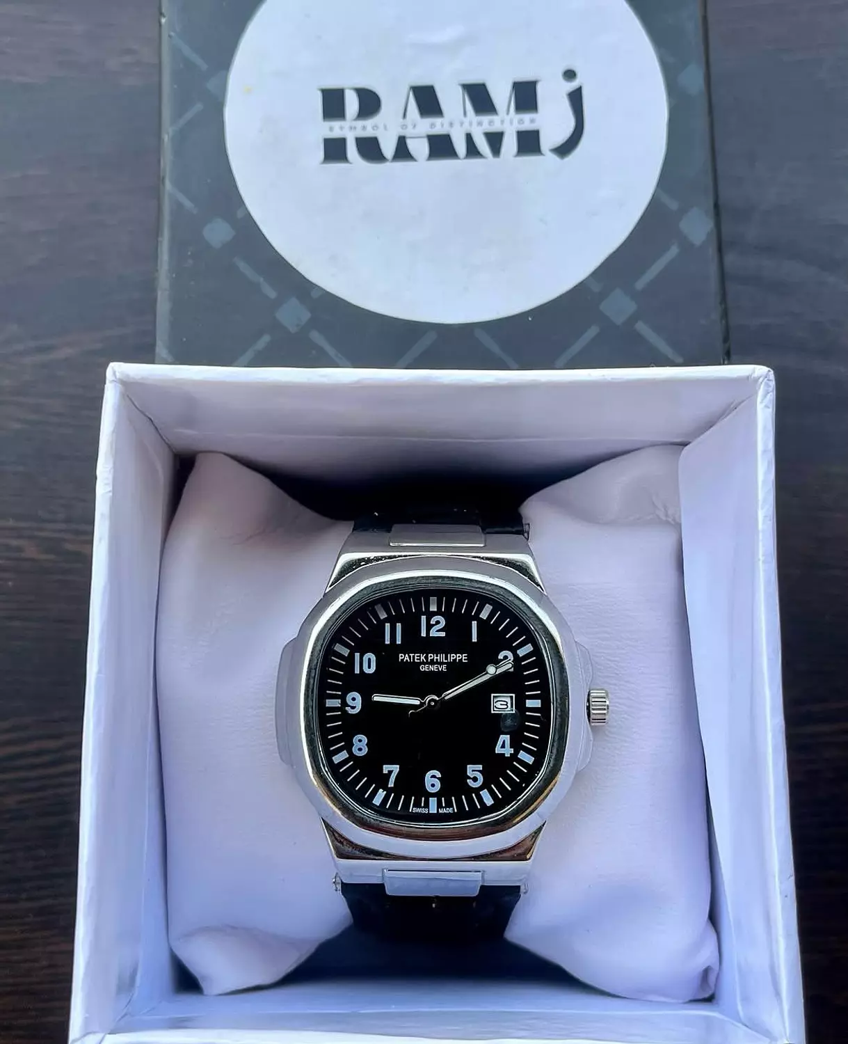 <p style="text-align: center"><span style="color: #000000ff"><strong>Patek Philipe</strong></span></p>