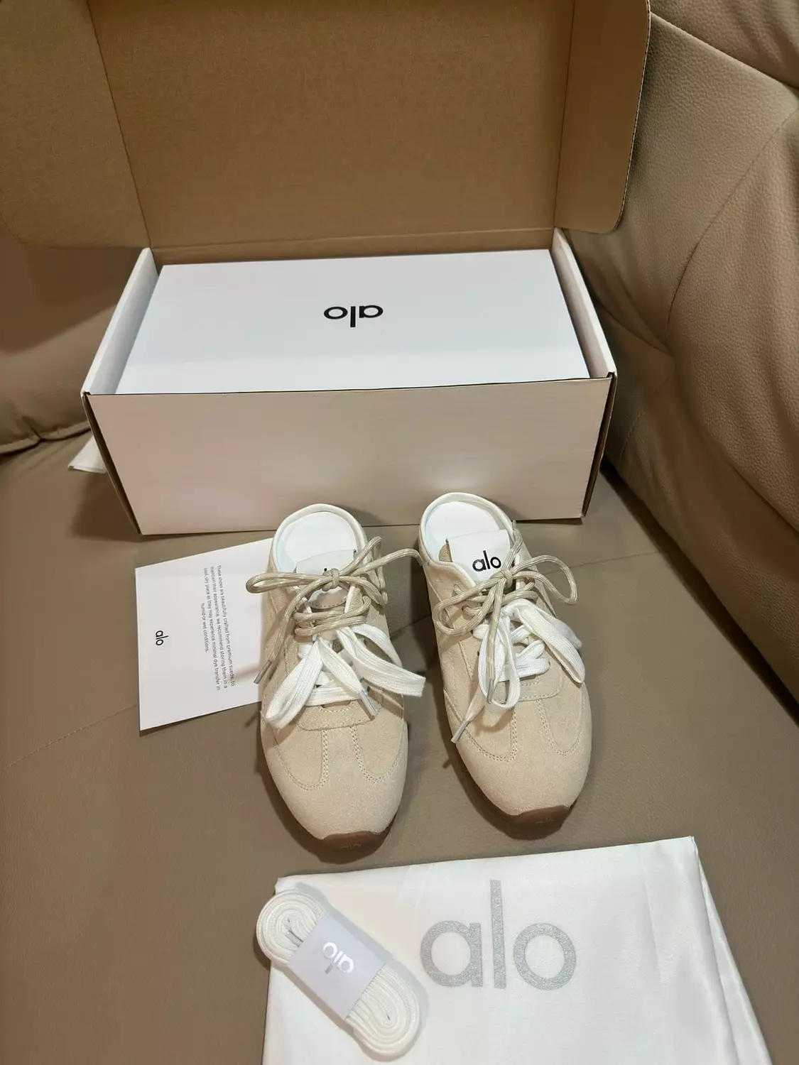 Alo shoes Beej hover image
