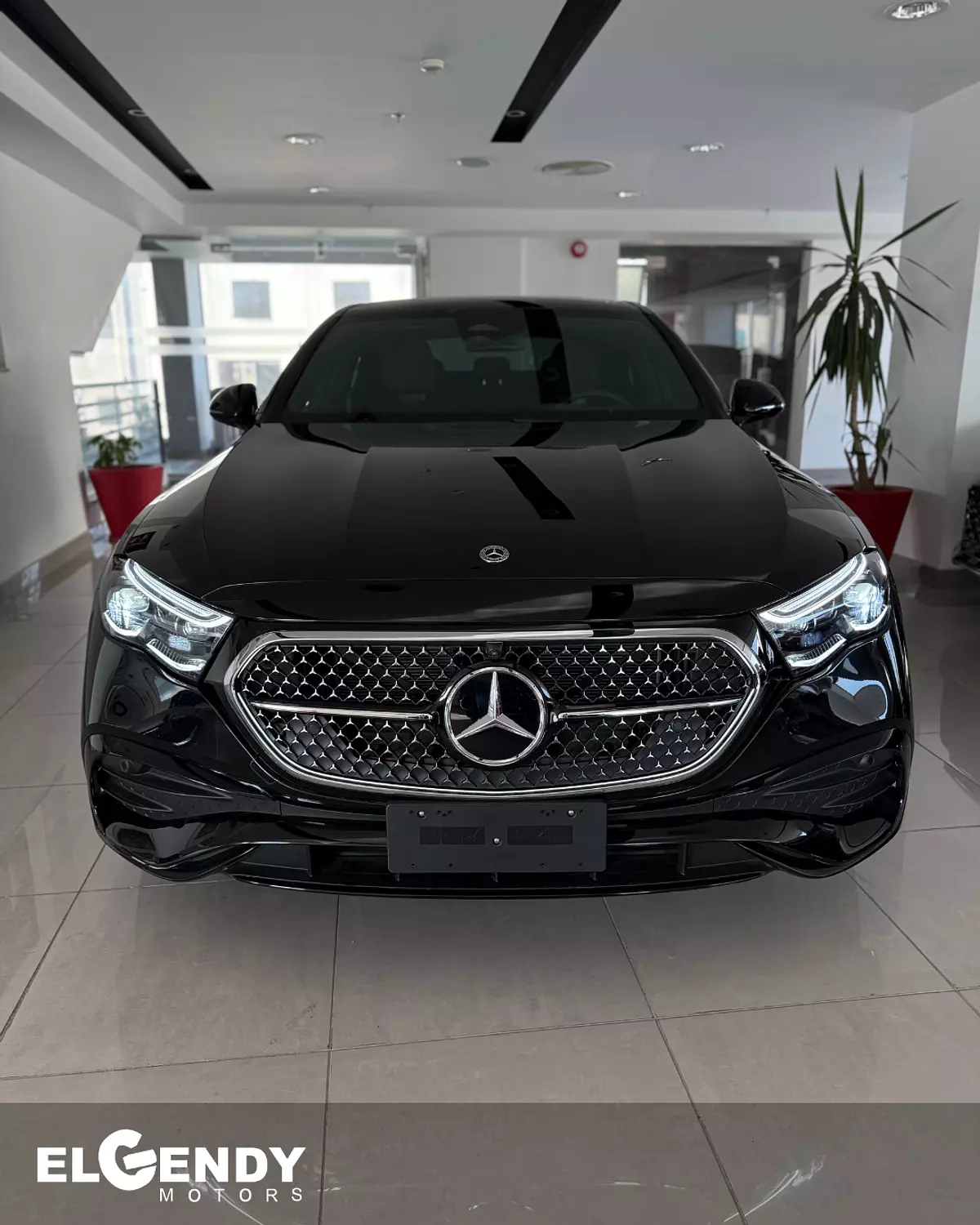 <h3 style="text-align: start">Mercedes Benz E-Class</h3>