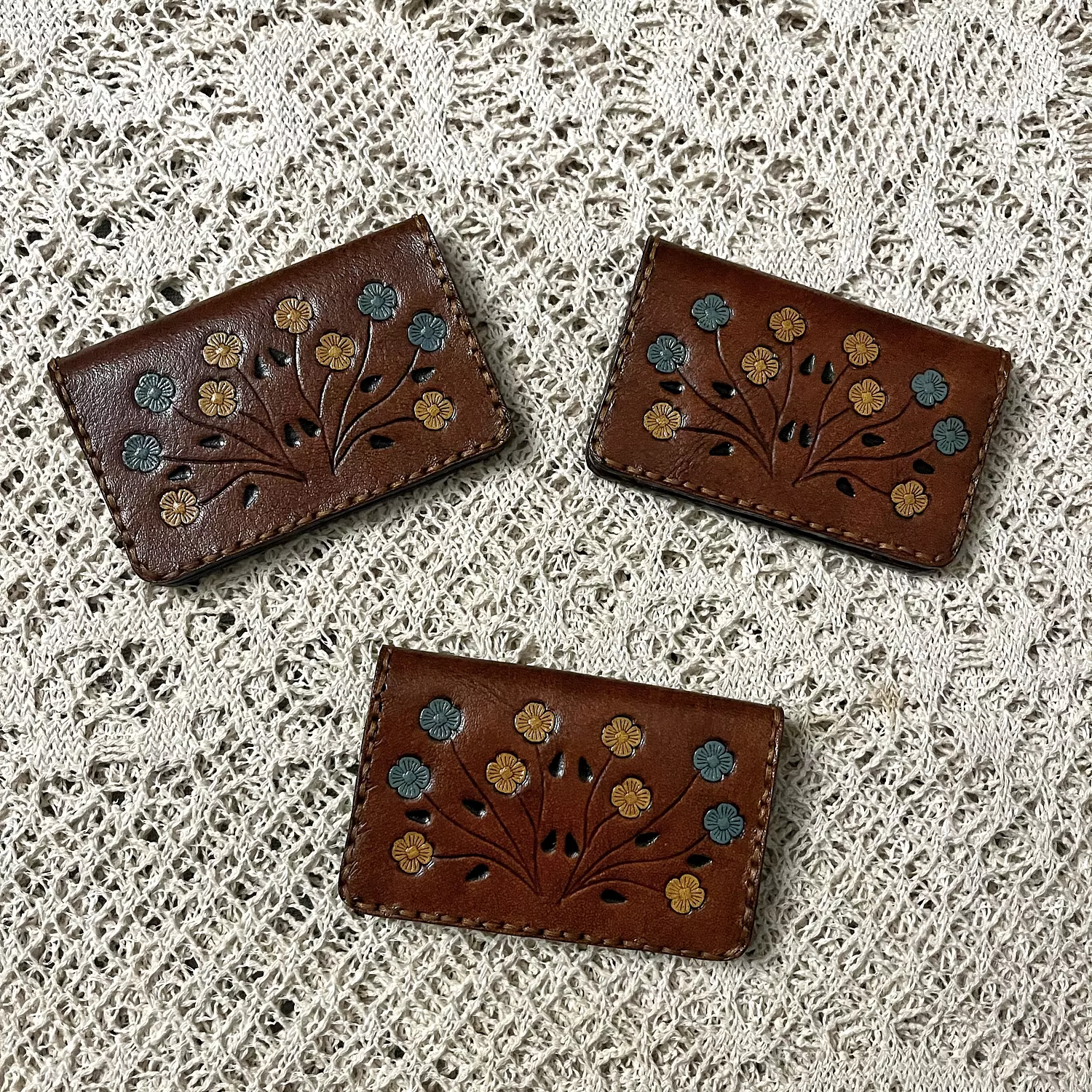Hand painted yellow-blue flower folded leather card holder  3